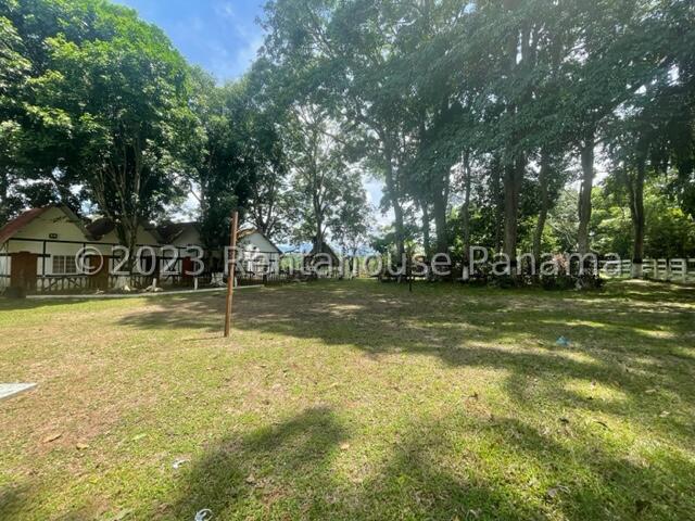 Commercial Property for Sale in  Bocas del Toro 07127